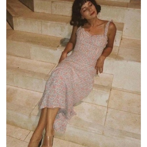 Reformation Nikita Floral Midi
Ruffle dress NWT - Picture 1 of 12